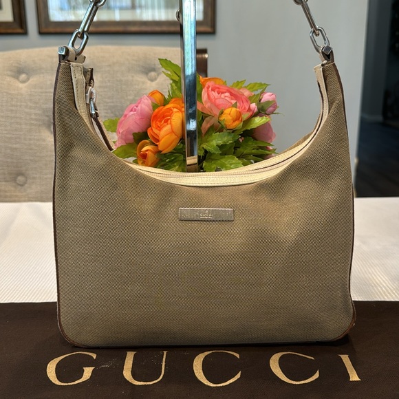 Authentic Gucci hobo bag with chained strap - Picture 2 of 14